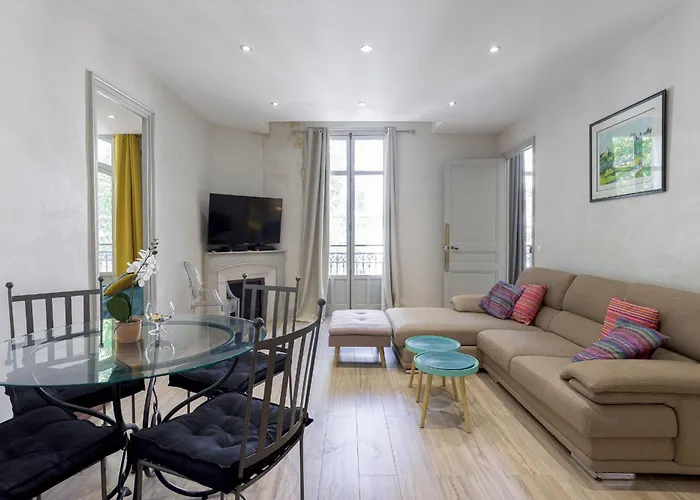 13 Boulevard Carnot By Halldis